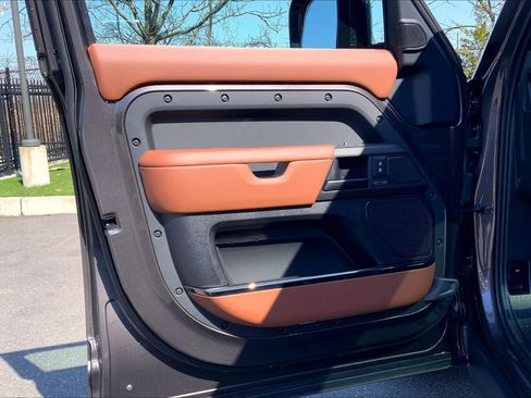 New 2026 Land Rover Defender 110 OCTA image 10