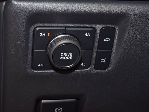 Certified 2025 Ford Expedition Active AWD/4WD image 32