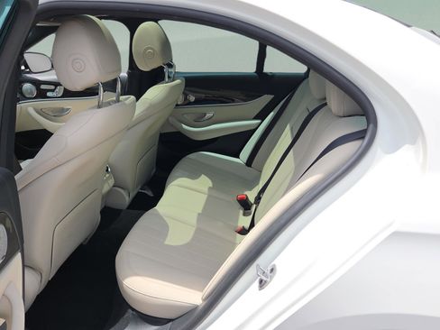 Used 2021 Mercedes-Benz E 350 Sedan image 11