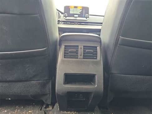 Used 2024 Mitsubishi Outlander SE image 24