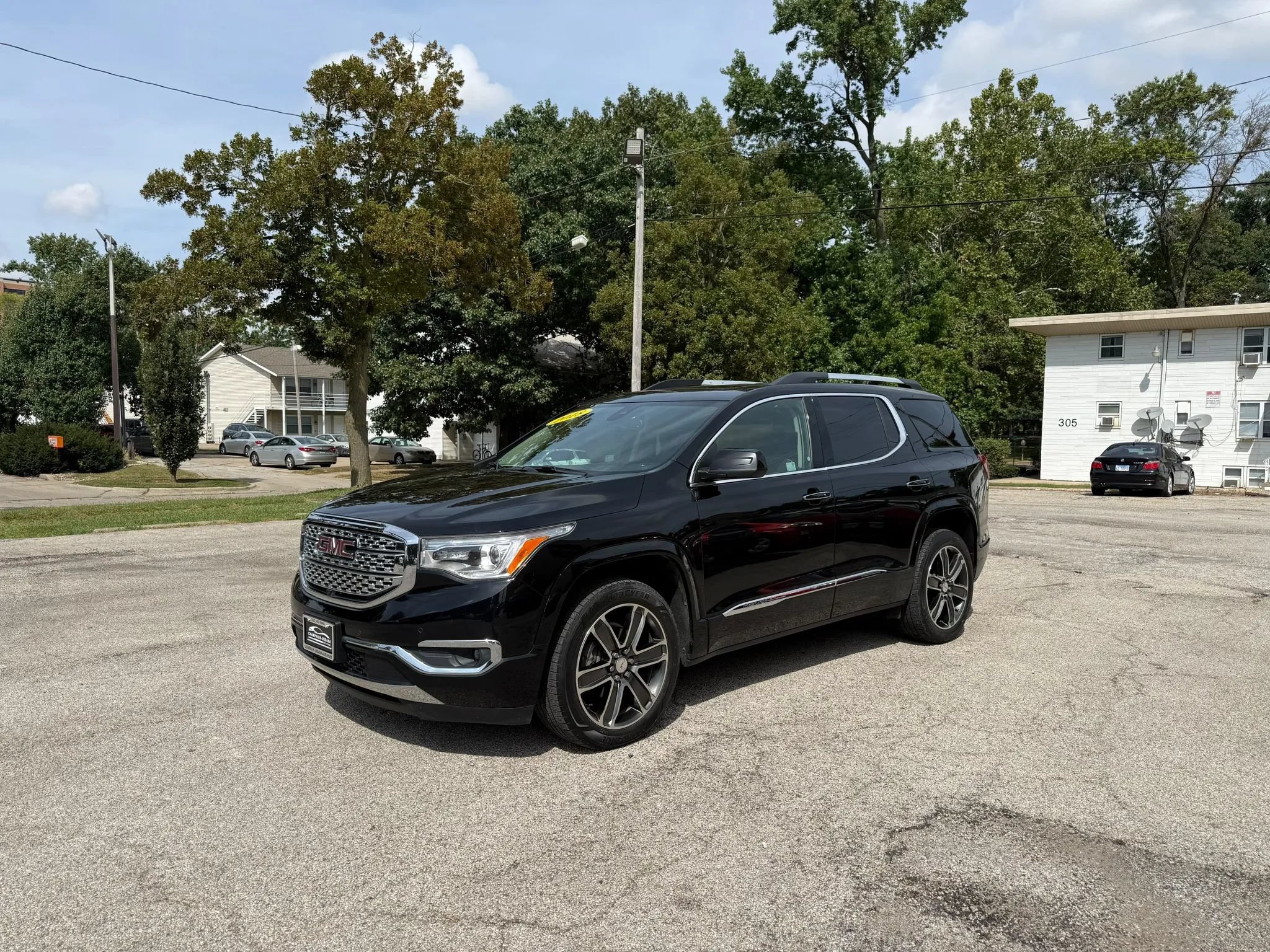Used 2018 GMC Acadia Denali w/ Technology Package FWD image 3