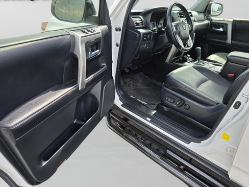 Used 2018 Toyota 4Runner SR5 Premium AWD/4WD image 20
