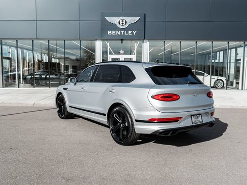 Certified 2023 Bentley Bentayga Extended Wheelbase AWD/4WD image 8