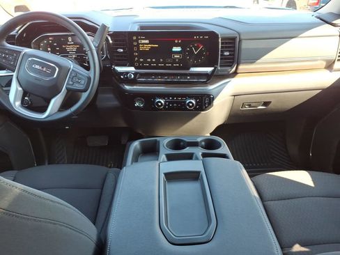 Used 2024 GMC Sierra 1500 Elevation image 10