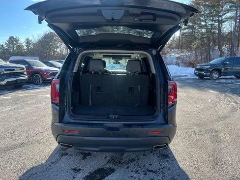 Used 2023 GMC Acadia SLT w/ Elevation Edition image 26