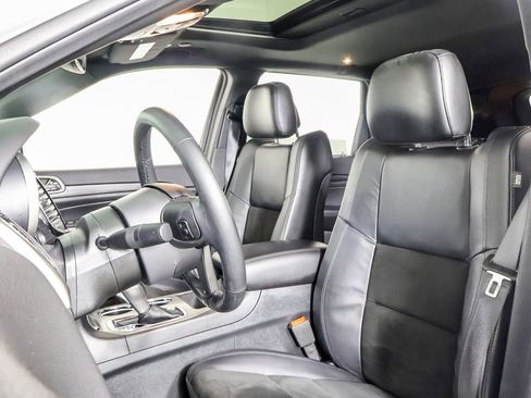 Used 2019 Jeep Grand Cherokee Altitude image 7