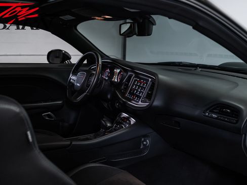 Used 2021 Dodge Challenger R/T Scat Pack RWD image 41