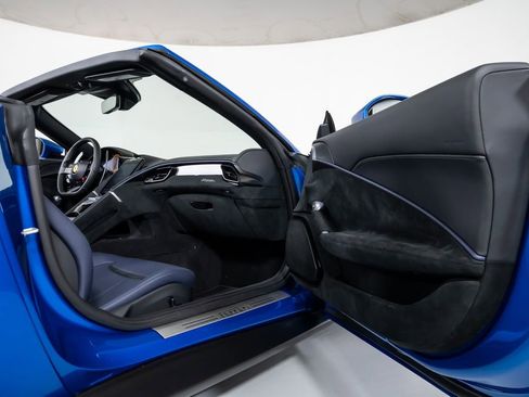 Used 2025 Ferrari Roma Spider RWD image 41