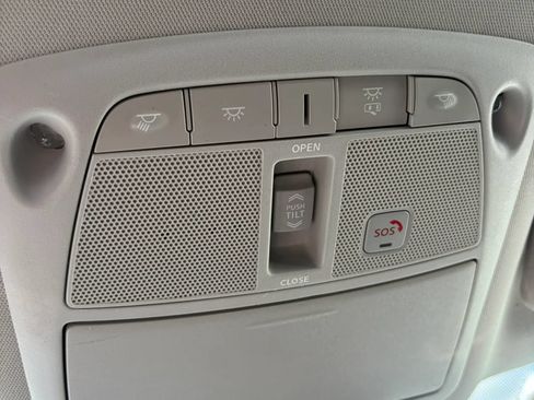 Used 2016 Nissan Maxima Platinum FWD image 33
