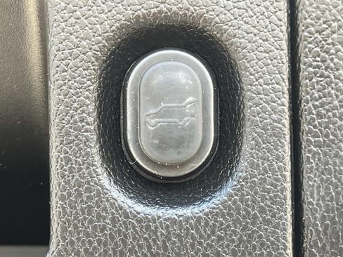 Used 2020 Cadillac Escalade Luxury AWD/4WD image 26