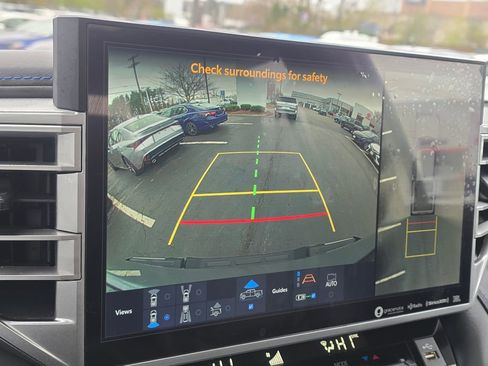 Used 2023 Toyota Tundra Platinum AWD/4WD image 32