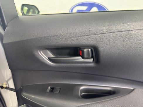 Used 2022 Toyota Corolla LE FWD image 34