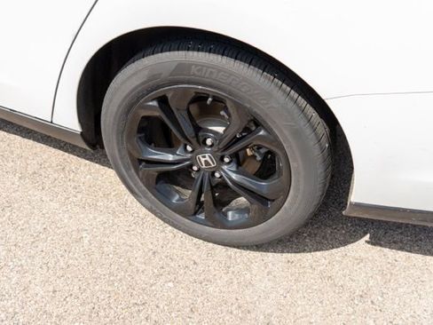 Used 2025 Honda Accord SE image 11