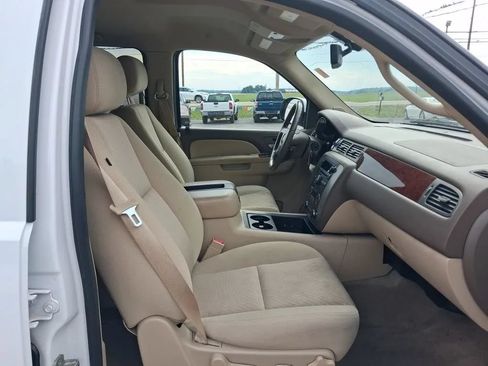 Used 2010 GMC Yukon XL SLE w/ SLE-2 Equipment Package RWD image 30