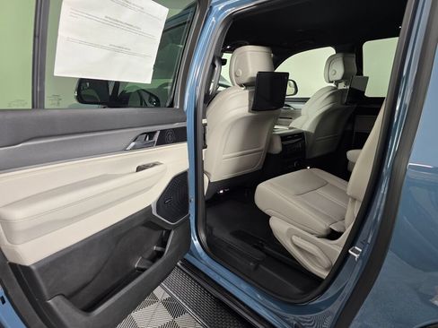 New 2026 Jeep Grand Wagoneer L Limited w/ Rear Seat Video Group I AWD/4WD image 31