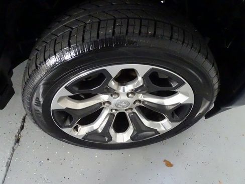 Certified 2022 RAM 1500 Limited w/ Body Color Bumper Group image 30