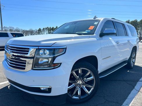 Used 2019 Chevrolet Suburban Premier image 2