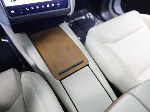 Used 2020 Tesla Model X Long Range image 31