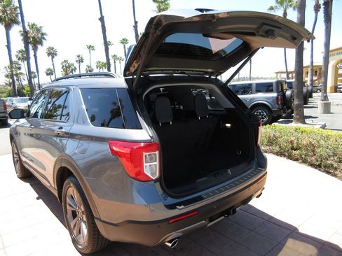 Certified 2023 Ford Explorer XLT w/ Equipment Group 202A AWD/4WD image 30