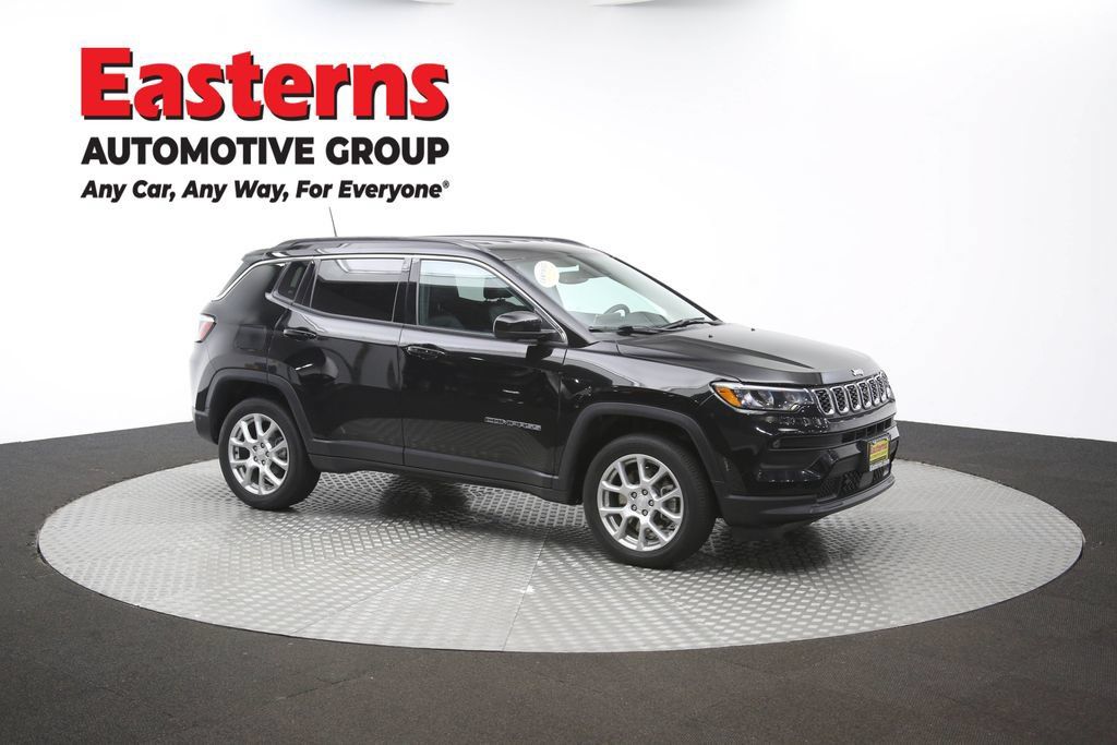 Used 2024 Jeep Compass Latitude AWD/4WD image 46