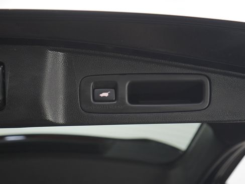 Used 2022 Honda CR-V Touring image 11
