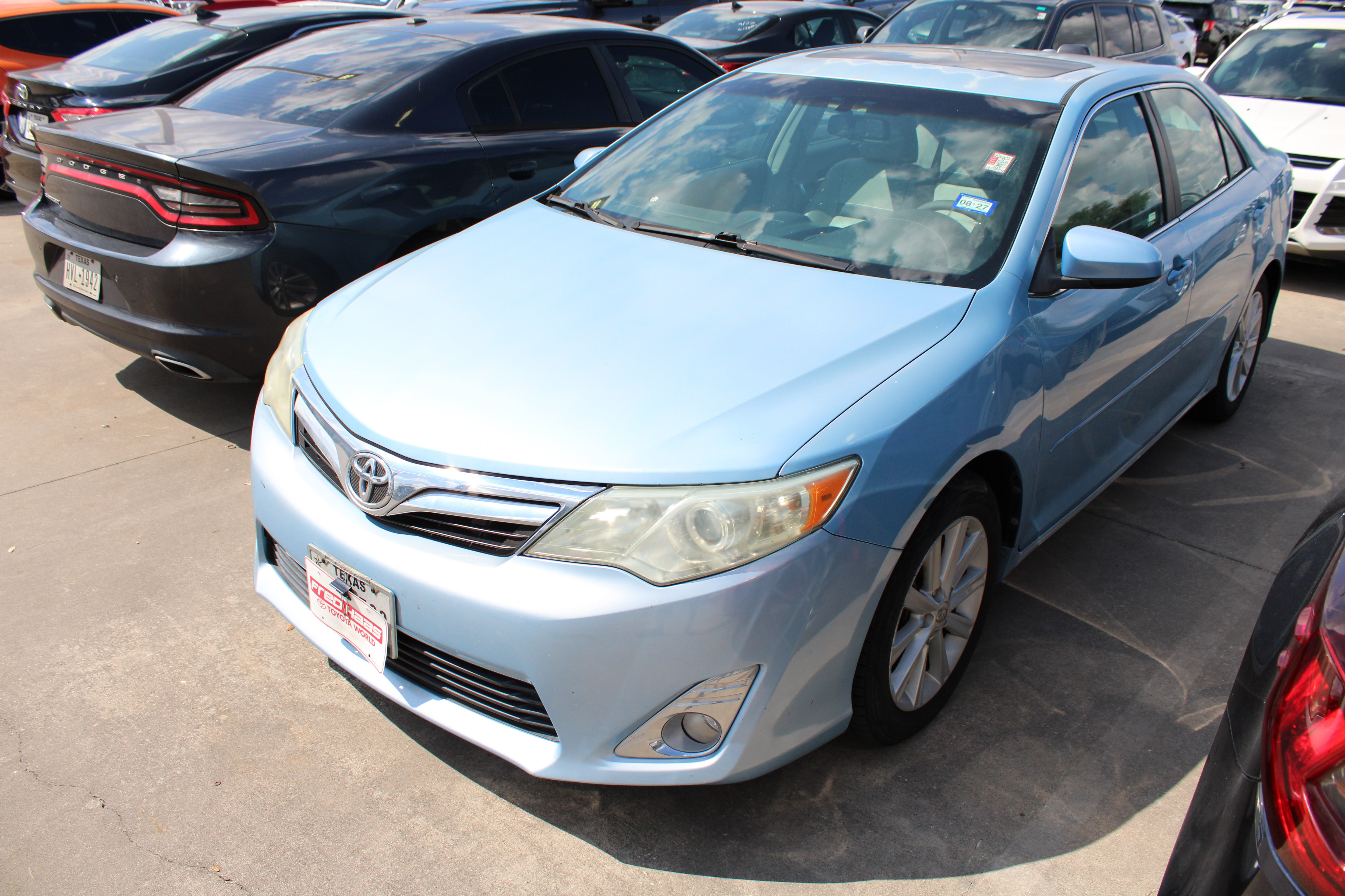 Used 2013 Toyota Camry XLE w/ Convenience Pkg FWD image 5