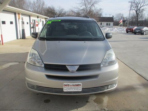Used 2004 Toyota Sienna XLE 4 Door FWD**1 Owner/Leathe image 3