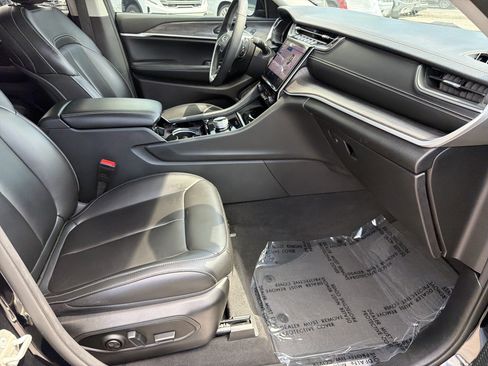 Used 2023 Jeep Grand Cherokee Limited RWD image 14