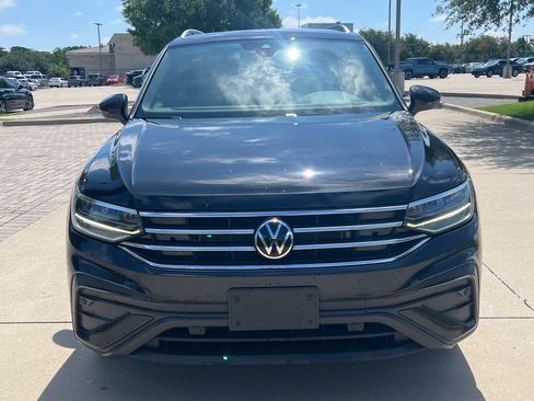 Used 2022 Volkswagen Tiguan SE FWD image 3