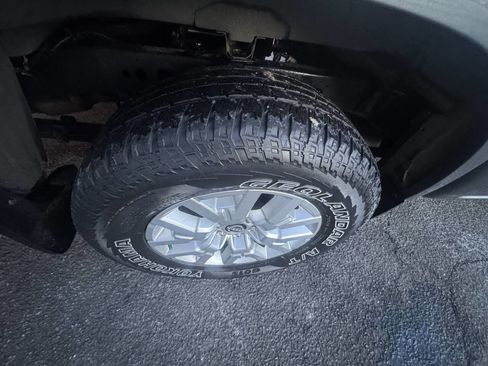 Used 2022 Nissan Frontier SV image 39