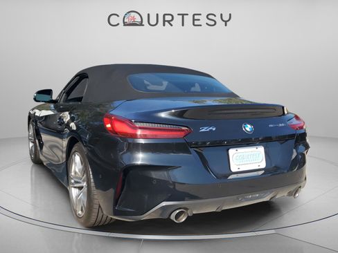 Used 2025 BMW Z4 sDrive30i image 3