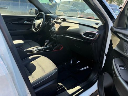 Used 2023 Chevrolet TrailBlazer RS FWD image 29