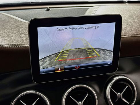 Used 2019 Mercedes-Benz CLA 250 4MATIC image 2