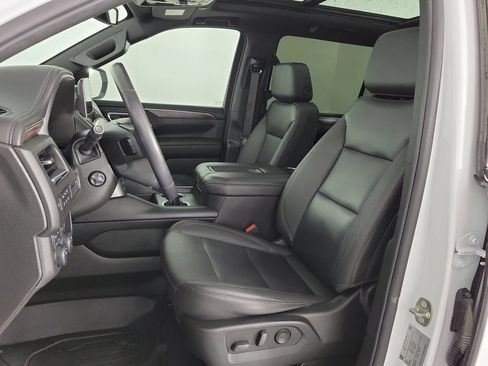 Used 2023 Chevrolet Suburban Z71 w/ Luxury Package AWD/4WD image 15
