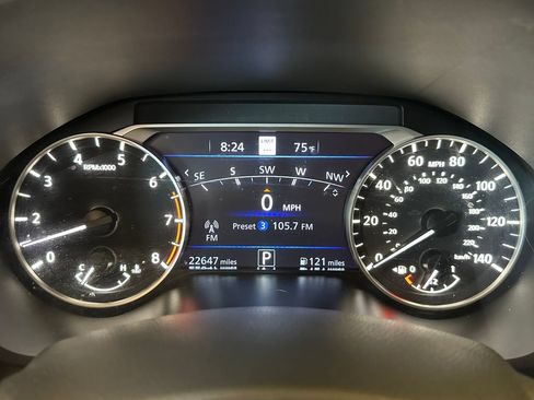 Used 2024 Nissan Altima 2.5 SV w/ SV Premium Package AWD/4WD image 10
