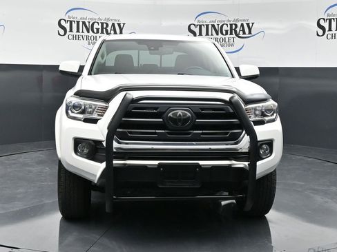 Used 2018 Toyota Tacoma SR5 image 2