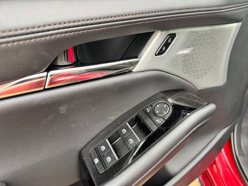 New 2026 MAZDA MAZDA3 Hatchback w/Premium Plus Pkg image 12