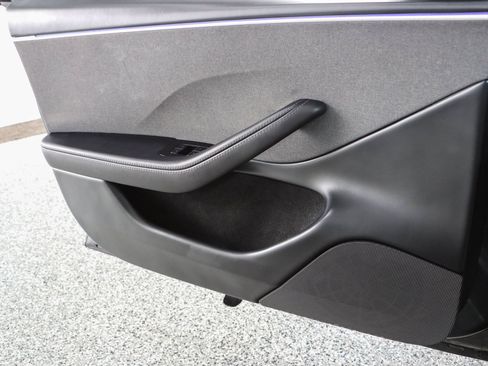 Used 2025 Tesla Model 3 Long Range RWD image 19