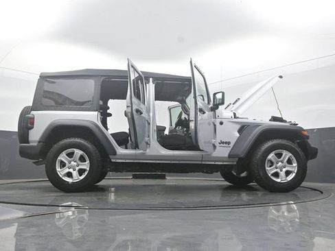 Used 2022 Jeep Wrangler Unlimited Sport AWD/4WD image 59
