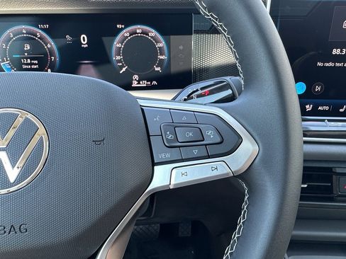 New 2025 Volkswagen Tiguan SE image 21