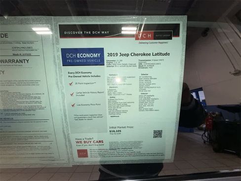 Used 2019 Jeep Cherokee Latitude w/ Cold Weather Group image 13