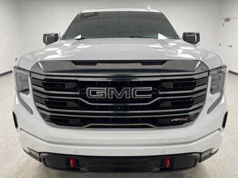 Used 2024 GMC Sierra 1500 AT4 w/ Technology Package AWD/4WD image 3