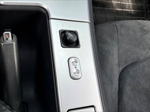 Used 2005 Chrysler Crossfire SRT-6 image 13