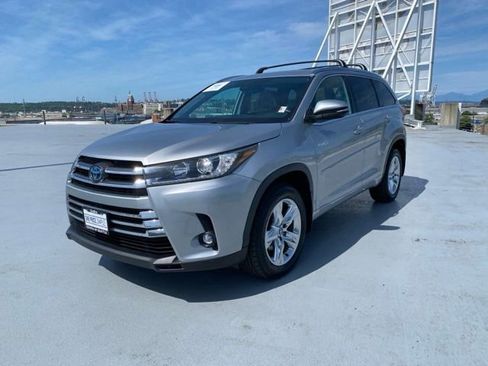 Used 2019 Toyota Highlander Limited AWD/4WD image 4
