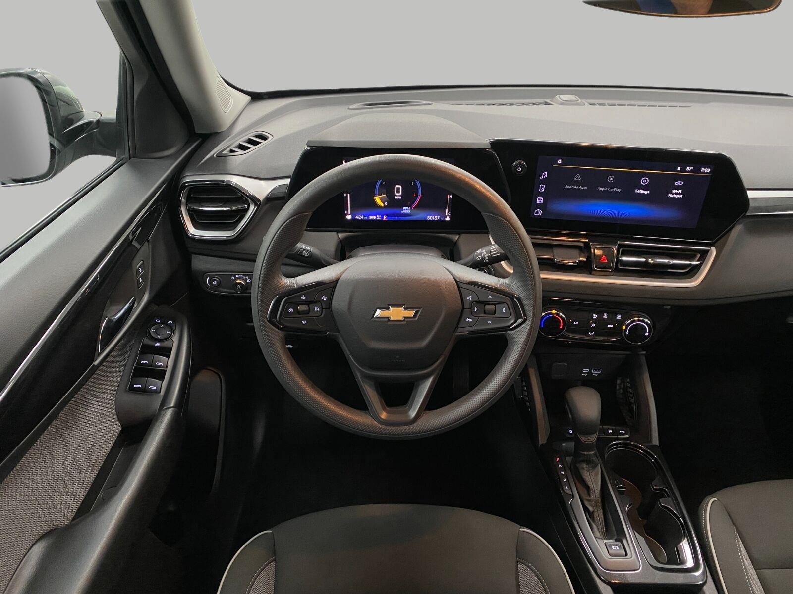 Used 2025 Chevrolet TrailBlazer LT AWD/4WD image 12