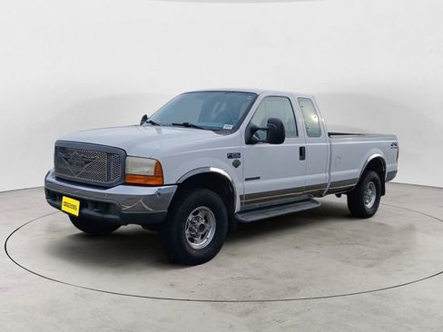 Used 2001 Ford F250 XLT image 2