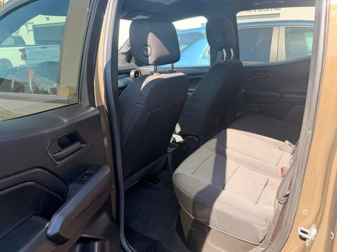 Used 2023 Chevrolet Colorado W/T RWD image 9