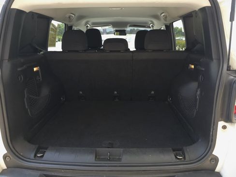 Used 2016 Jeep Renegade Latitude FWD image 19