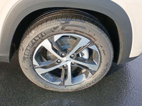 New 2026 Chevrolet Trax RS w/ Driver Confidence Package image 19