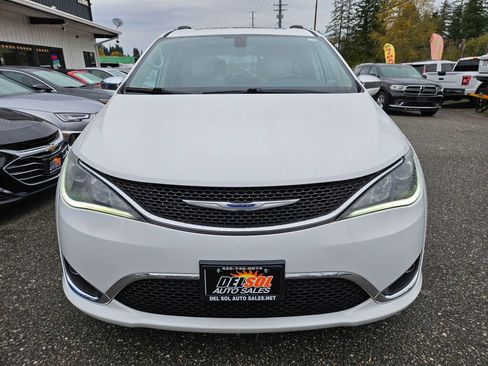 Used 2019 Chrysler Pacifica Limited image 10